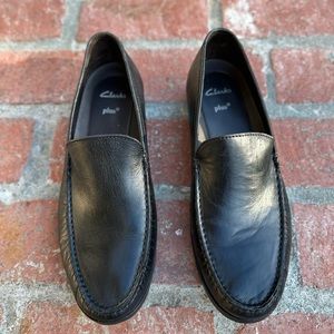 Clarks Plus Men’s Black  Leather Loafer -size 12 M soft  slip on style 26067933‎